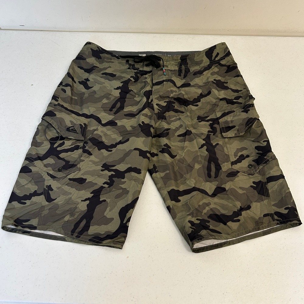 Quiksilver Mens Camo Cargo Board Shorts Green Camouflage Size 32 Surf Swim